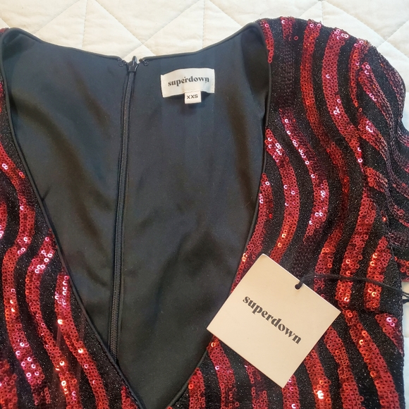 Revolve Superdown Kim Deep V Sequin Mini Dress! Size XXS. - Picture 11 of 11